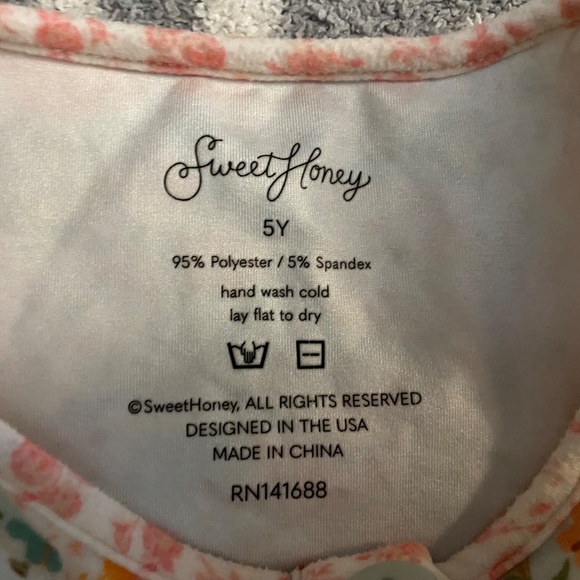 Sweet Honey Pajamas 5 Pieces! Size 5 years - Picture 9 of 9